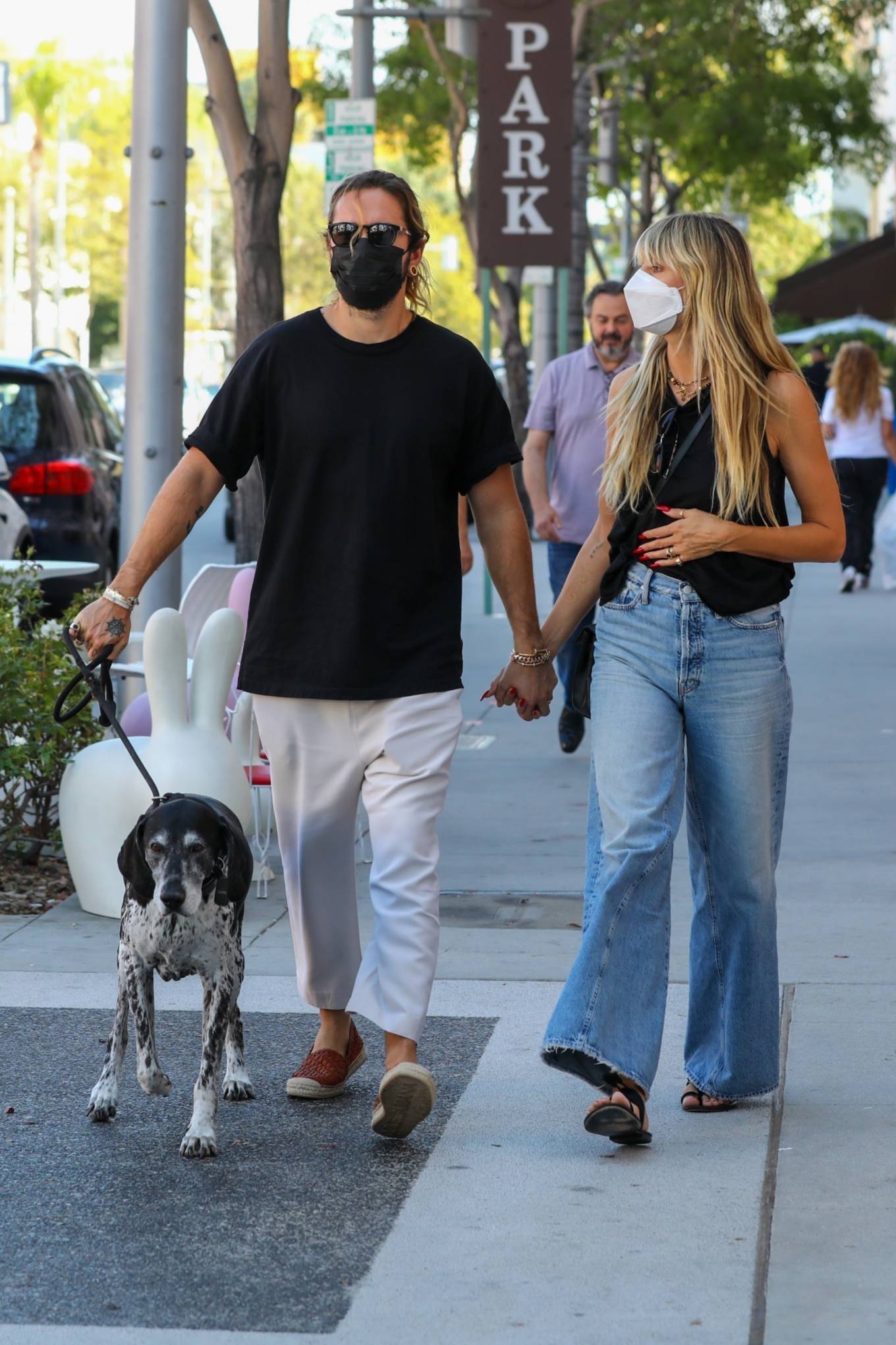 Heidi Klum 2021 : Heidi Klum – With Tom Kaulitz go shopping in Beverly Hills-01