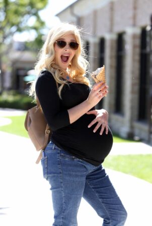 Heidi Montag - Seen at McConnell's Ice Cream in the Pacific Palisades