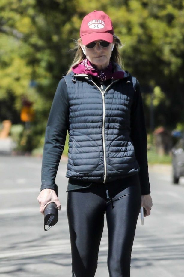 Helen Hunt - Out for a walk in Brentwood