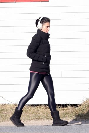 Hilaria Baldwin - In black leggings out in Hamptons - New York