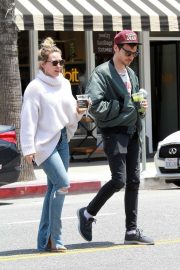 Hilary Duff and Matthew Koma getting coffee at Alfred in LA