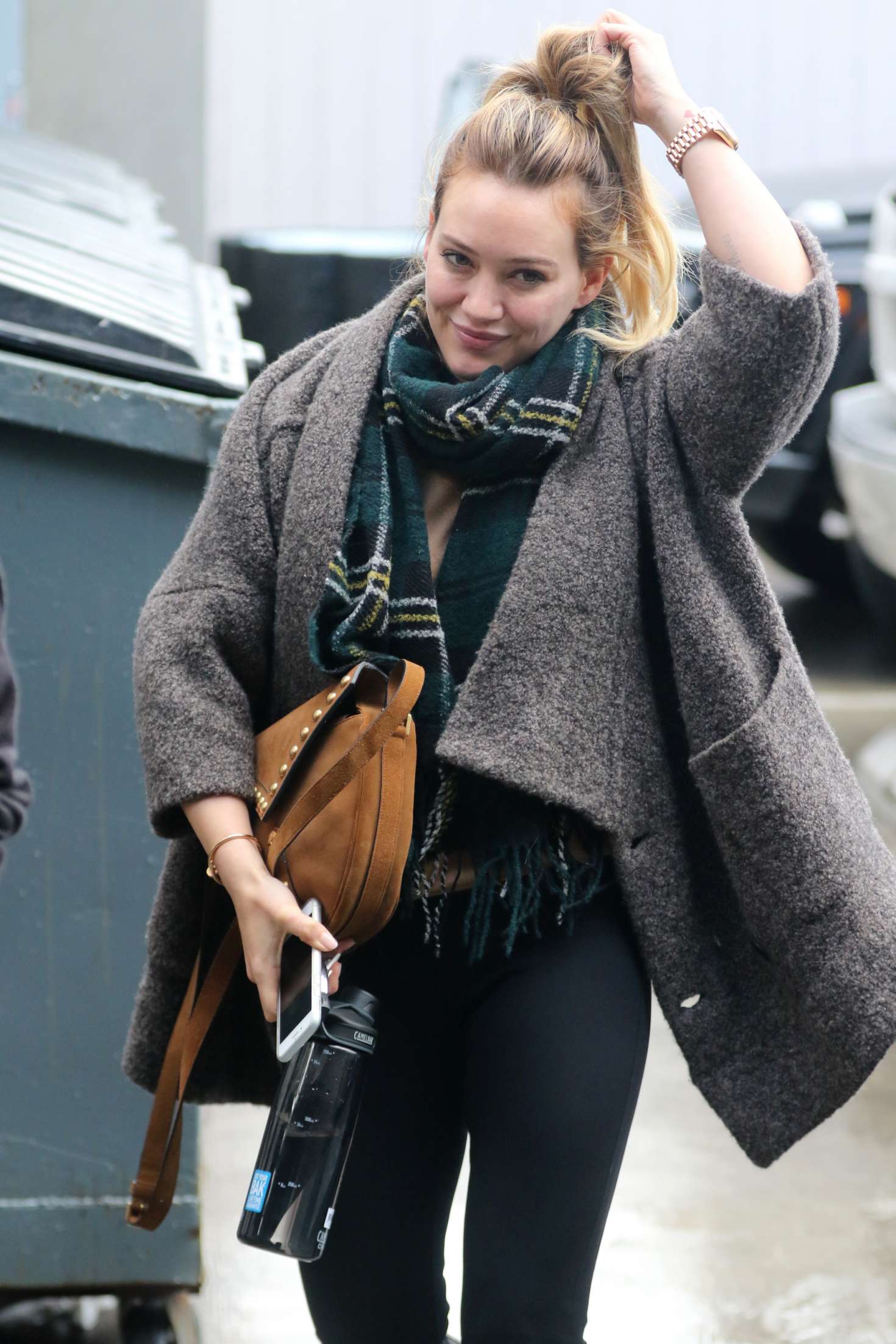 Hilary Duff - Arrives to a Salon in West Hollywood