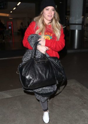 Hilary Duff - Arriving at LAX Airport in Los Angeles