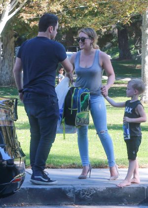 Hilary Duff at Coldwater Canyon Park in Beverly Hills
