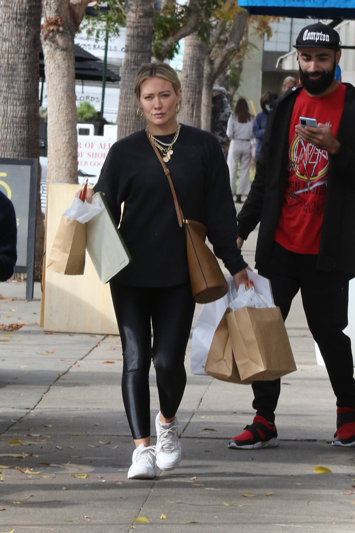 Hilary Duff 2022 : Hilary Duff – Buying Christmas supplies in Los Angeles-02