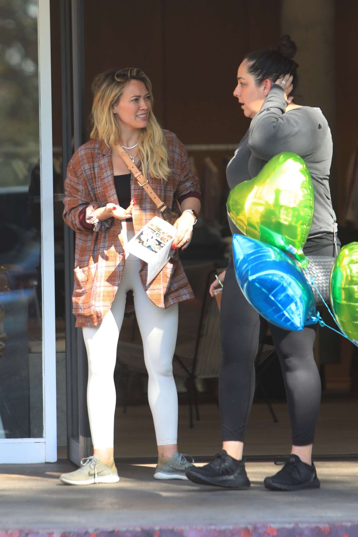 Hilary Duff buys a expensive Red Wine in Beverly Hills