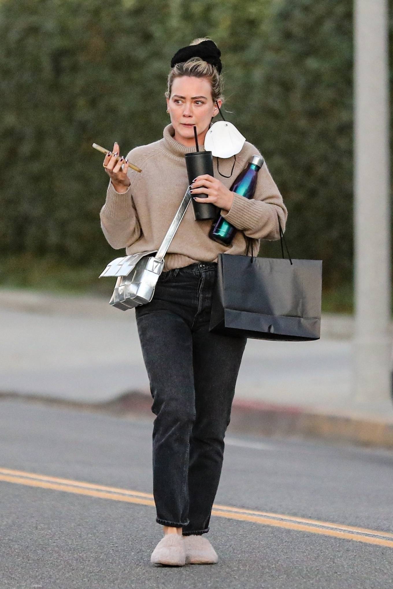 Hilary Duff 2021 : Hilary Duff – Chats on her phone while out in Beverly Hills-23