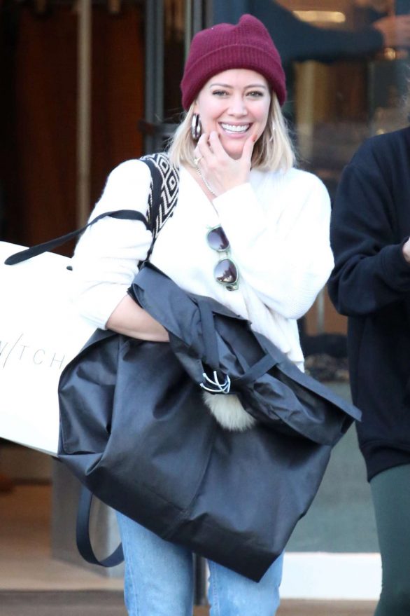 Hilary Duff - Christmas Shopping in Los Angeles