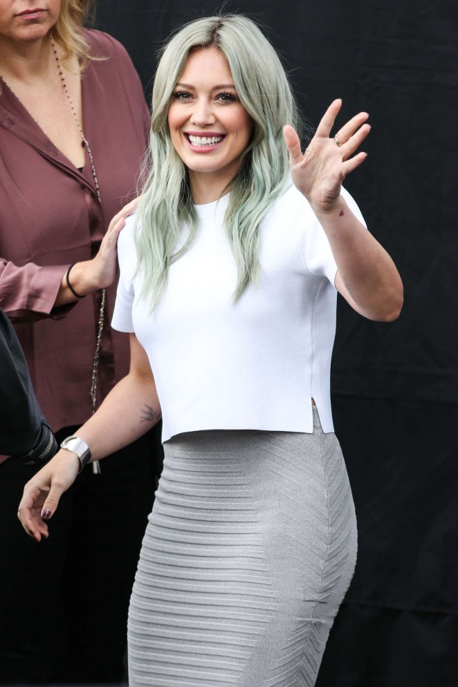 Hilary Duff - 'Extra' in Universal City