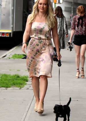 Hilary Duff - Filming 'Younger' set in Brooklyn