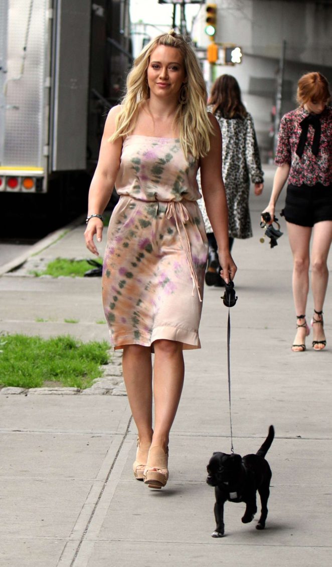 Hilary Duff - Filming 'Younger' set in Brooklyn