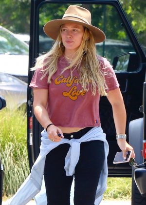 Hilary Duff - Going to the zoo in Los Angeles