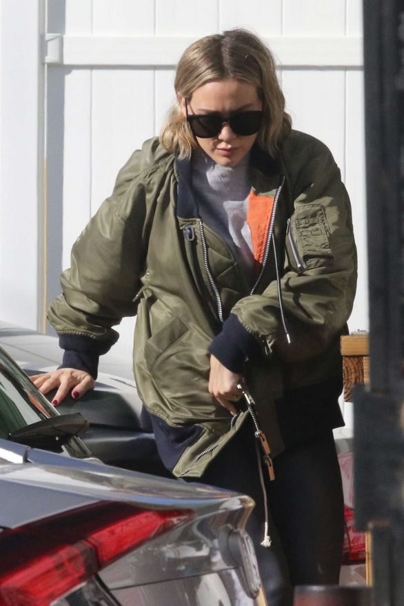 Hilary Duff - Grabs Alfred Coffee with her husband in Studio City