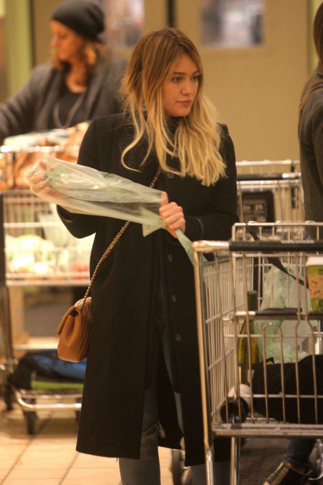 Hilary Duff - Grocery Shopping in Beverly Hills