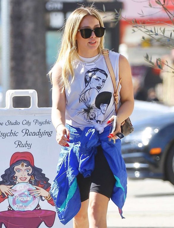 Hilary Duff - Heads to the gym in Studio City