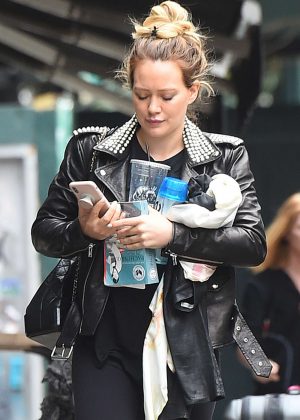 Hilary Duff - Heads to the 'Younger' movie set in New York City