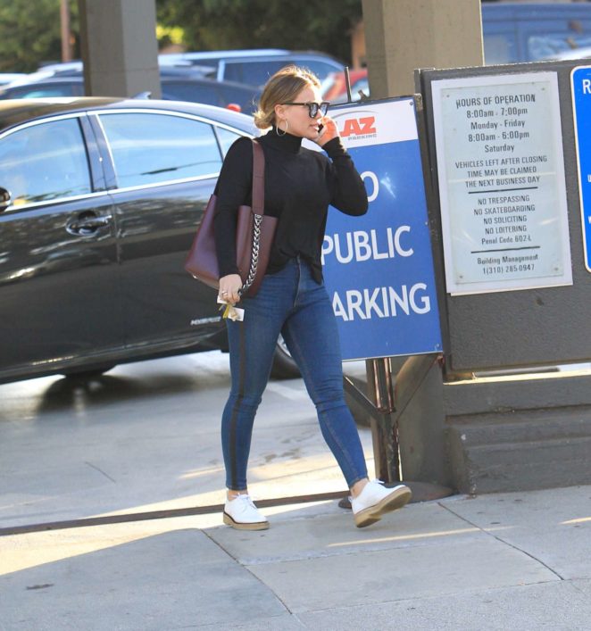 Hilary Duff in Tight Jeans out in Beverly Hills