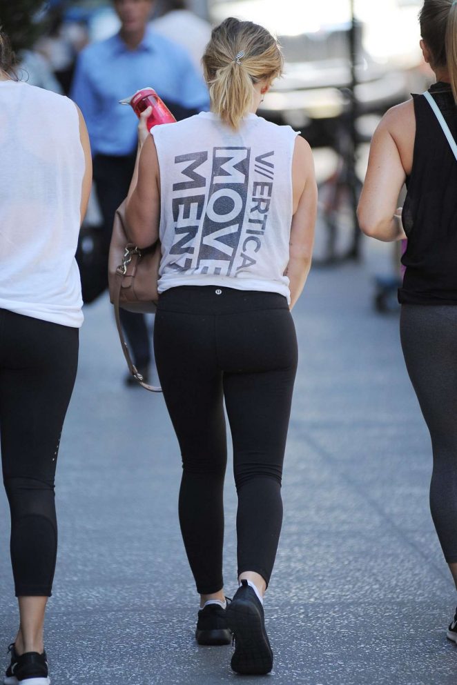 Hilary Duff in Tights Heading to a gym in NY