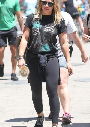 Hilary Duff in Tights Heading to the Gym in New York