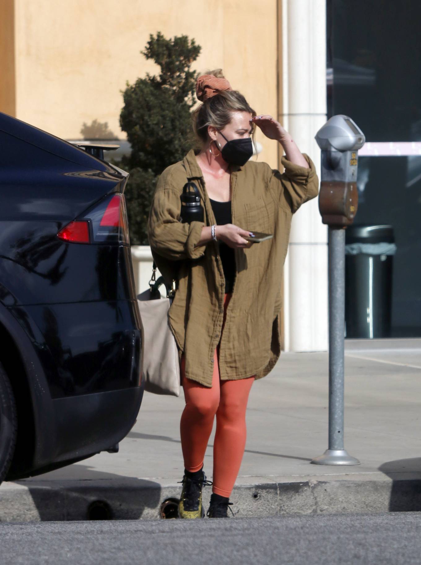 Hilary Duff - leaving a salon in Los Angeles