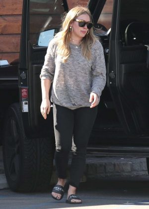 Hilary Duff - Leaving a veterinarian in Studio City