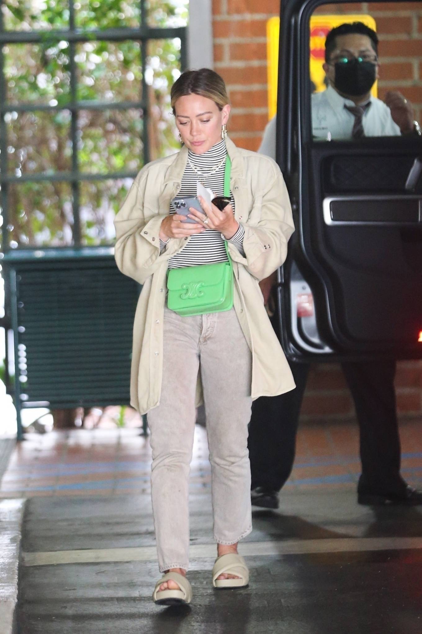 Hilary Duff - Looks chic while out in Beverly Hills