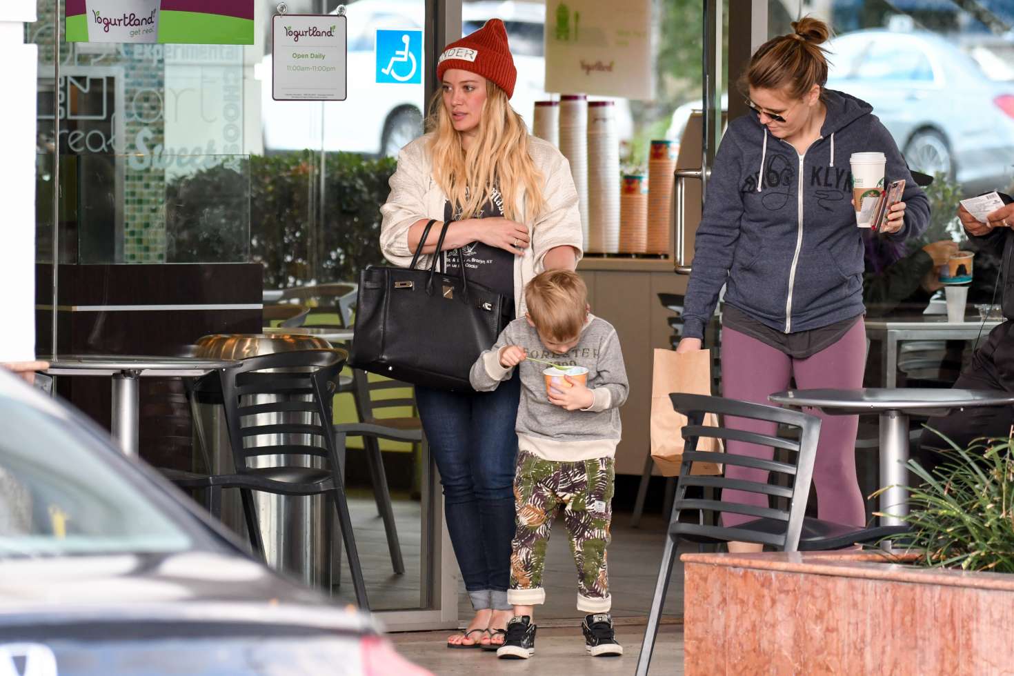Hilary Duff 2017 : Hilary Duff lunch with her son in Studio City -04
