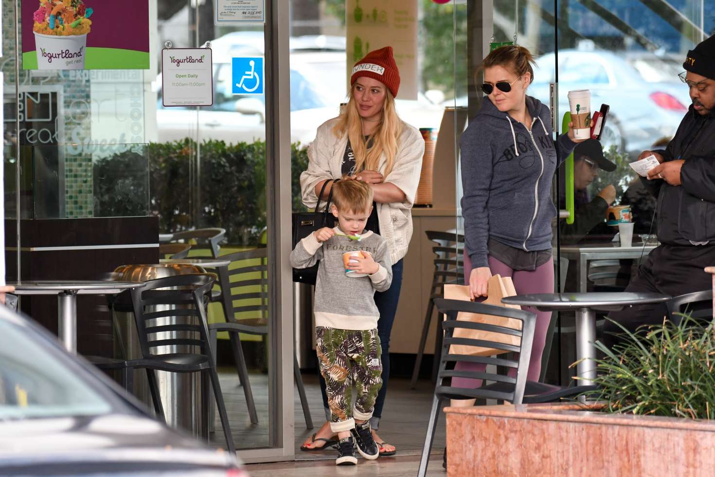 Hilary Duff 2017 : Hilary Duff lunch with her son in Studio City -08