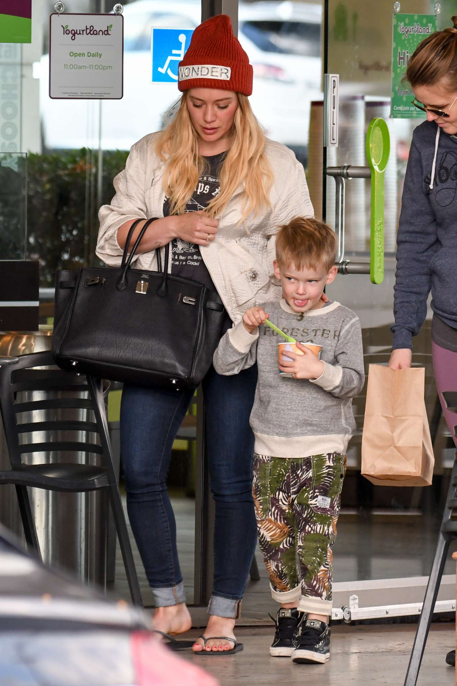 Hilary Duff 2017 : Hilary Duff lunch with her son in Studio City -09
