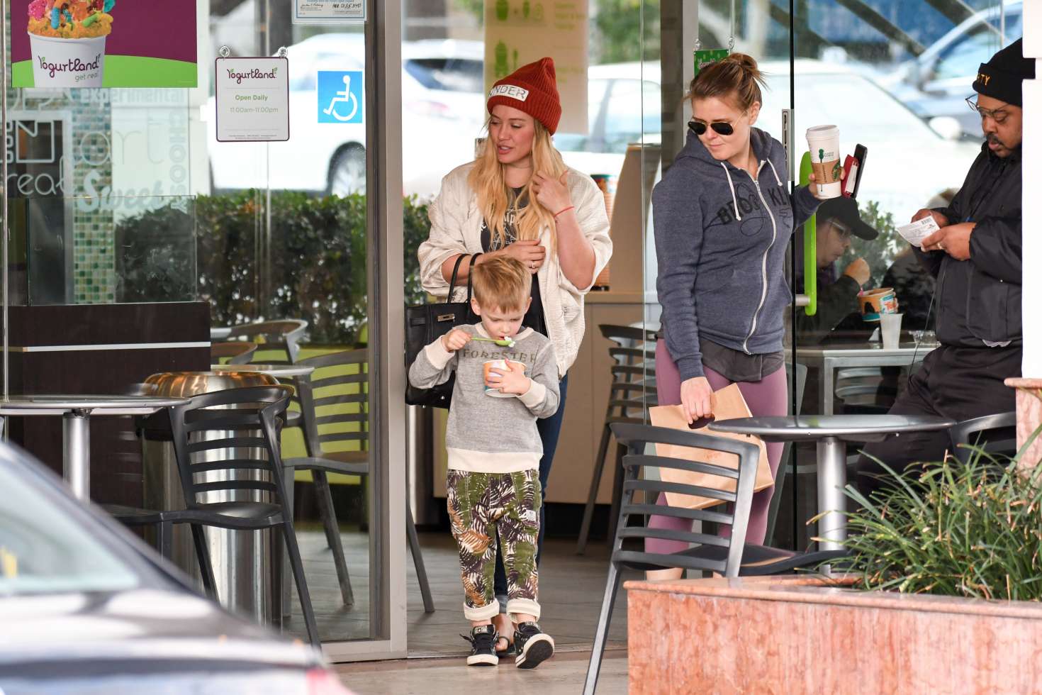 Hilary Duff 2017 : Hilary Duff lunch with her son in Studio City -17