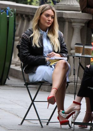 Hilary Duff on the set of 'Younger' in Bryant Park in NYC