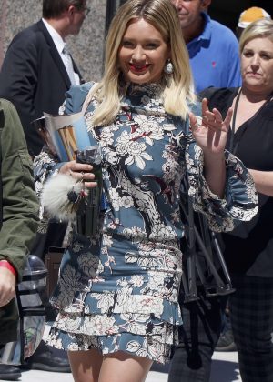 Hilary Duff - On the Set of 'Younger' in Manhattan