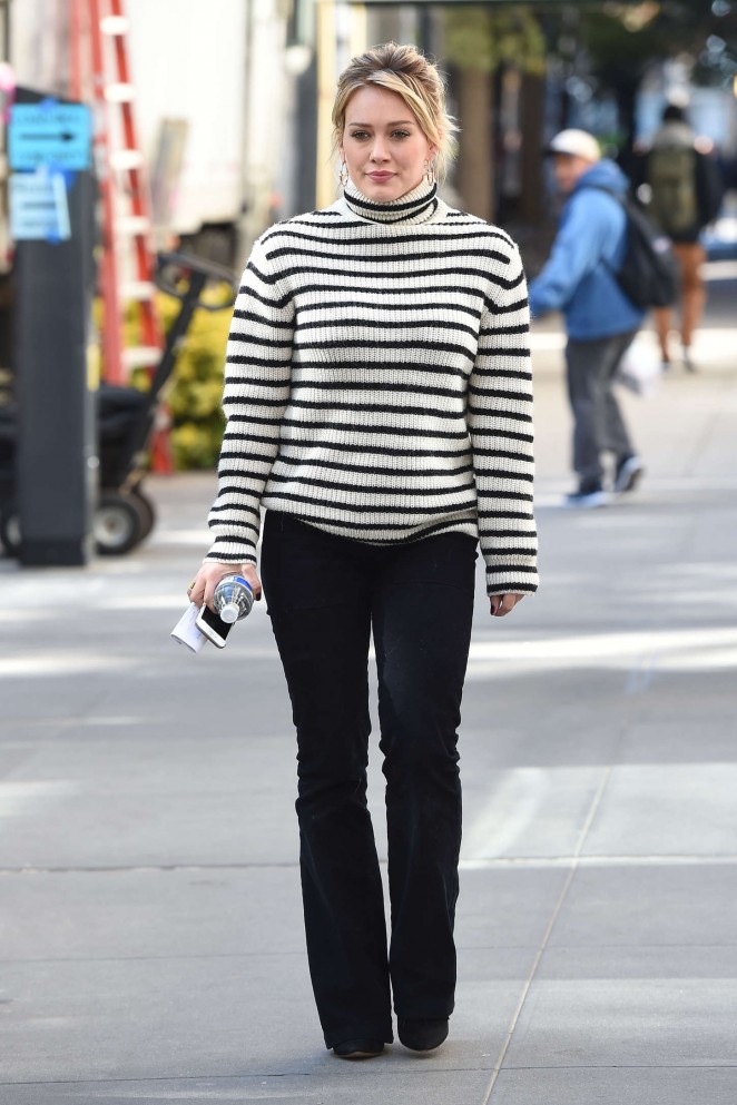 Hilary Duff - On the set of 'Younger' in New York City