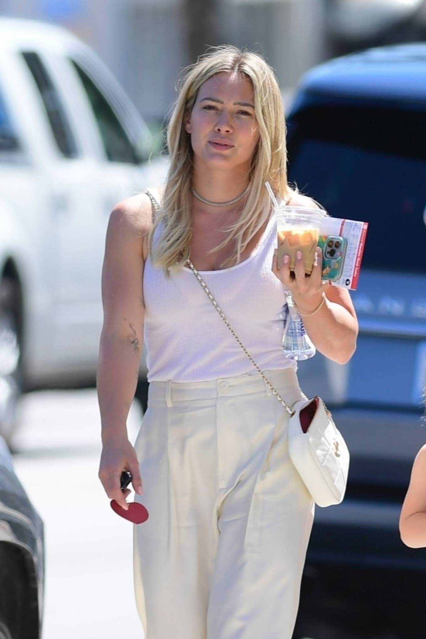 Hilary Duff 2022 : Hilary Duff – Out for breakfast in Studio City-01