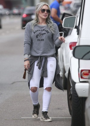 Hilary Duff - Out for breakfast in West Hollywood