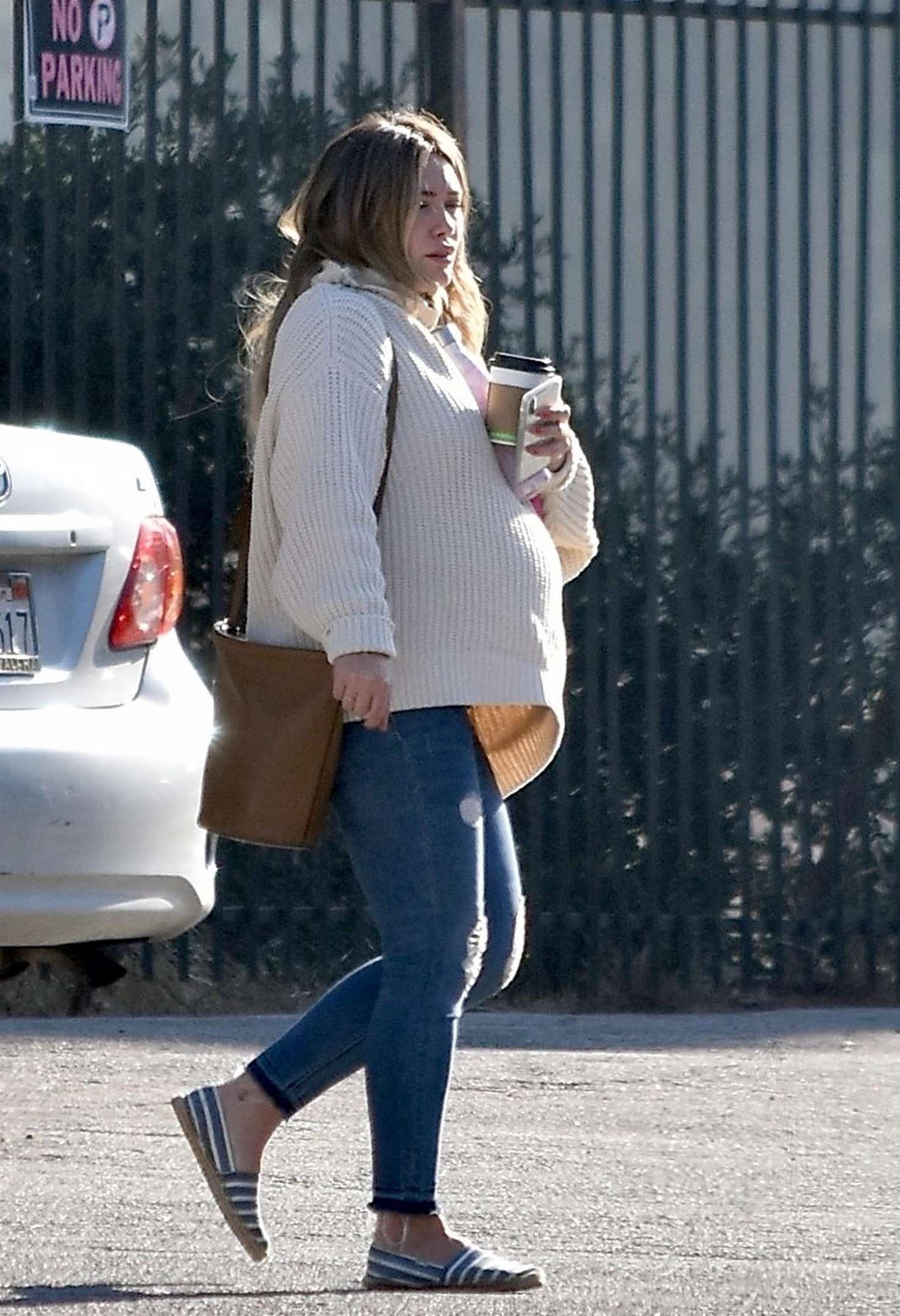 Hilary Duff 2018 : Hilary Duff: Out with her coffee -04