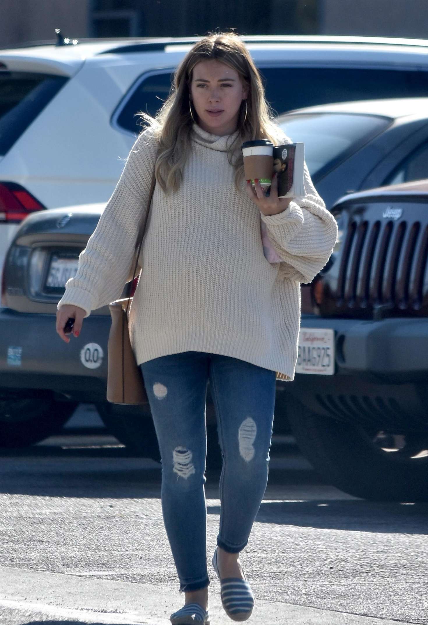 Hilary Duff 2018 : Hilary Duff: Out with her coffee -09