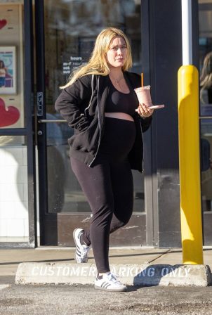 Hilary Duff - Running errands in Los Angeles