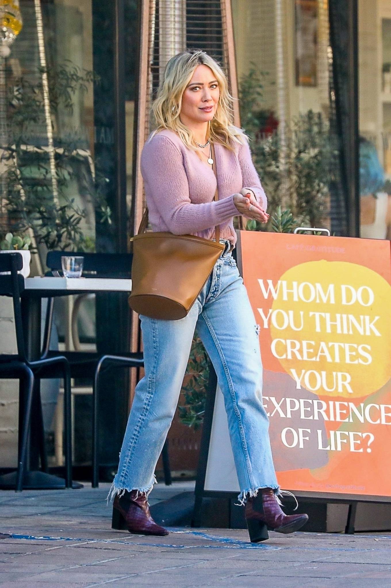 Hilary Duff 2022 : Hilary Duff – Seen at Cafe Gratitude in LA after filming at Paramount Studious-02