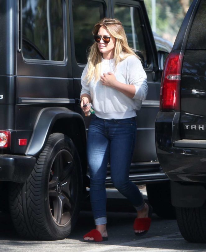 Hilary Duff - Seen Out at the Park in LA