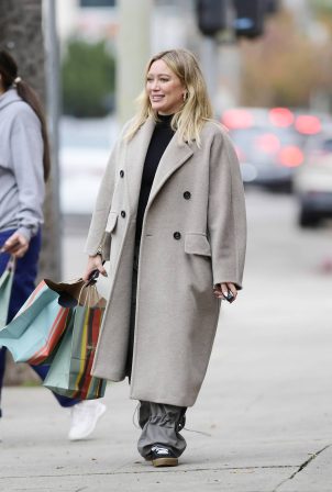 Hilary Duff - Seen shopping after pregnancy announcement in Los Angeles