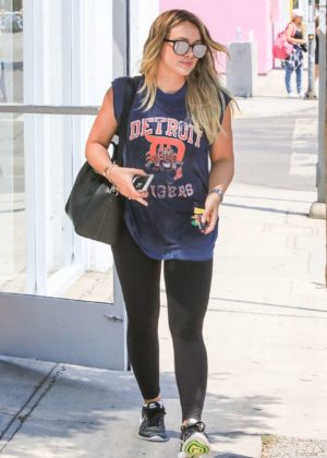 Hilary Duff - Seen shopping in West Hollywood