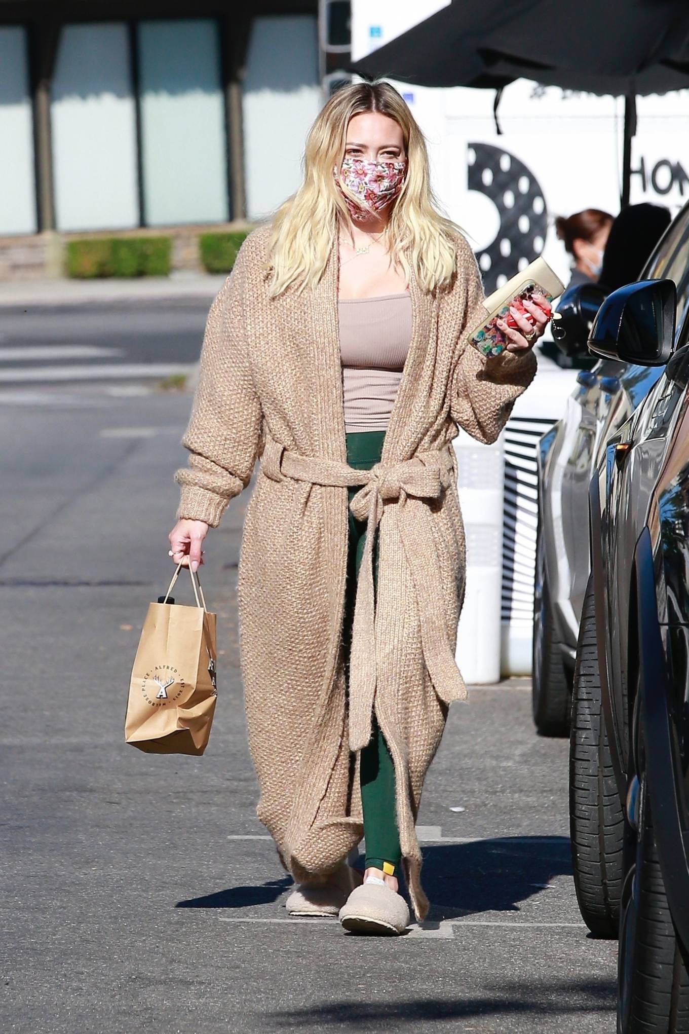 Hilary Duff - Seen while she picks up her morning coffee in Studio City