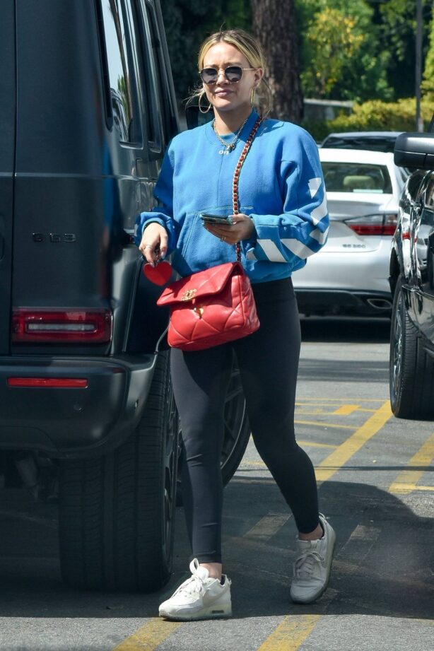 Hilary Duff - Shopping at Ralphs Market in Studio City