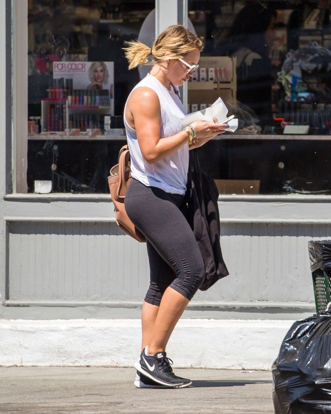 Hilary Duff in Leggings Shopping in New York