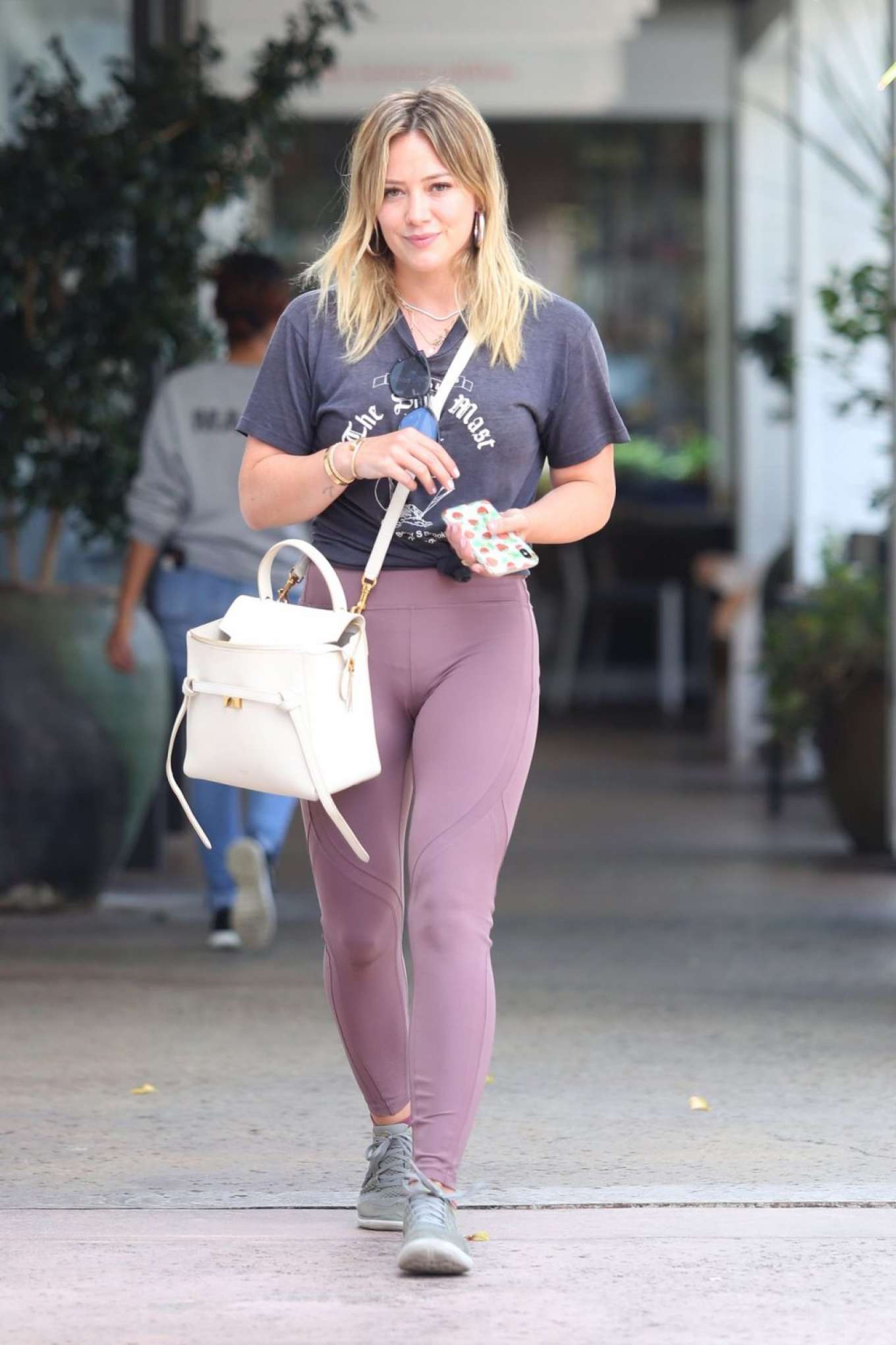 Hilary Duff - Shopping at Switch Boutique-16 GotCeleb