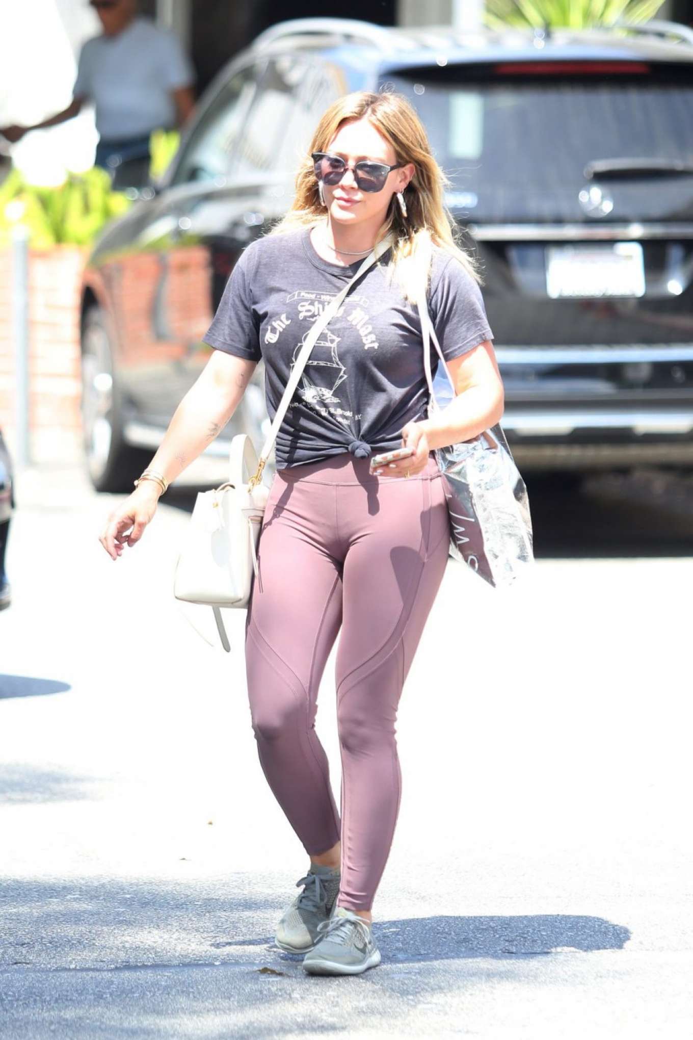 Hilary Duff 2019 : Hilary Duff - Shopping at Switch Boutique-21. 