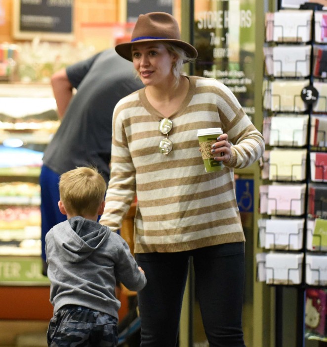 Hilary Duff - Shopping at Whole Foods in Los Angeles