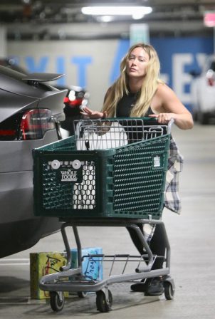 Hilary Duff - Shopping at Whole Foods in Sherman Oaks