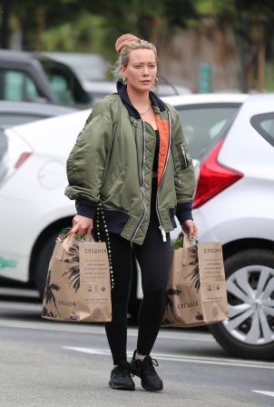 Hilary Duff - Shopping candids at Erewhon Market in Los Angeles